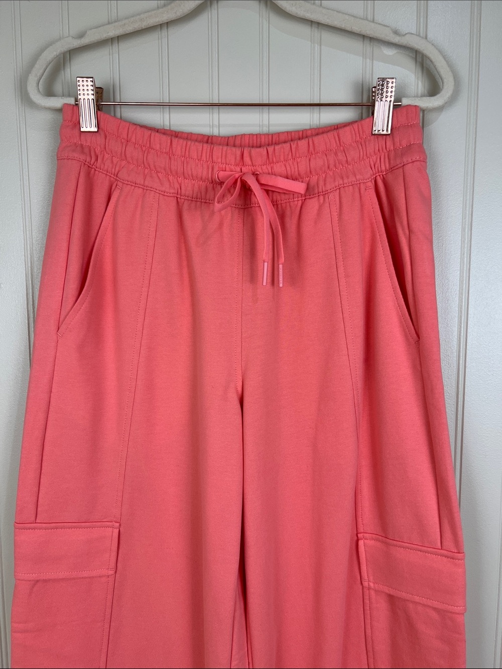 NWOT Athleta Retroterry High Rise Wide Leg Cargo Pant in Hibiscus Coral Size XS - Picture 3 of 12